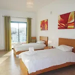 B05 - Lux&Pool Central Apartment